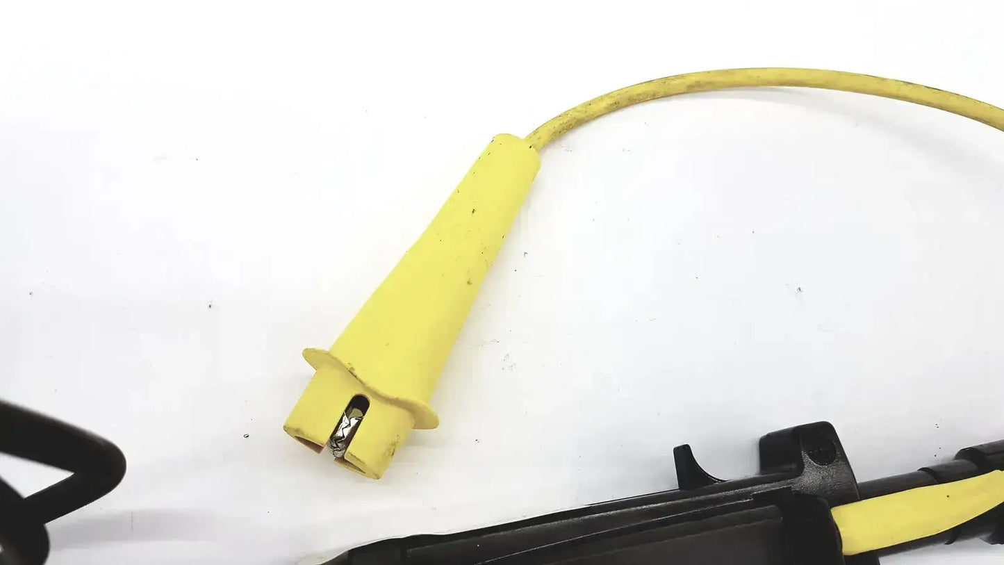 Yellow insulated test probe with conical plastic housing and metallic tip for Tektronix 3000 volts peak max use