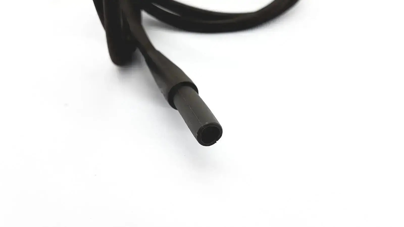 Black coiled cable with matte-finished connector for tektronix 3000 volts peak max and 2100 volts rms max untested product