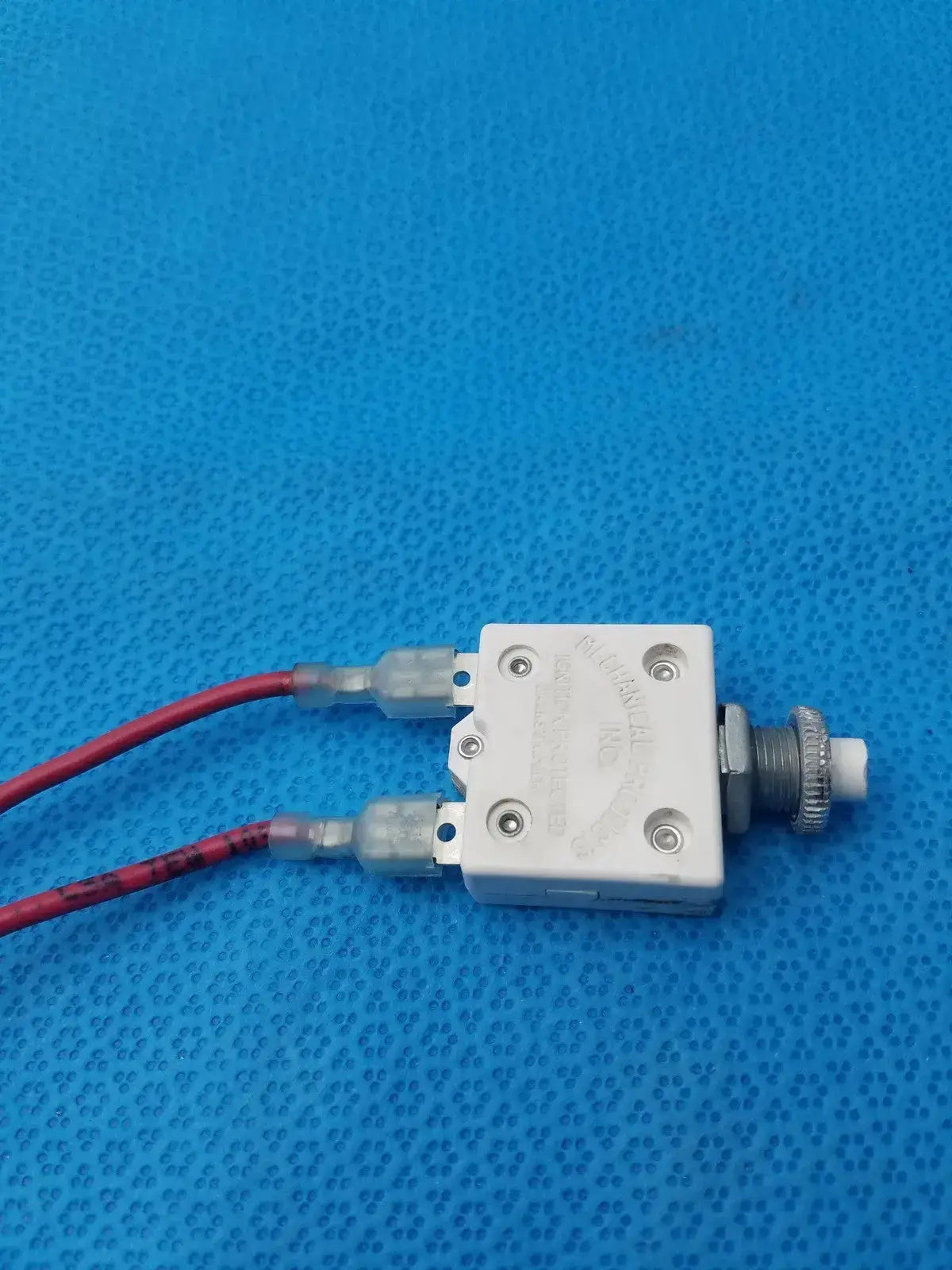 Thermal Circuit Breaker Push Button Reset 20A 250VAC 50VDC Ignition