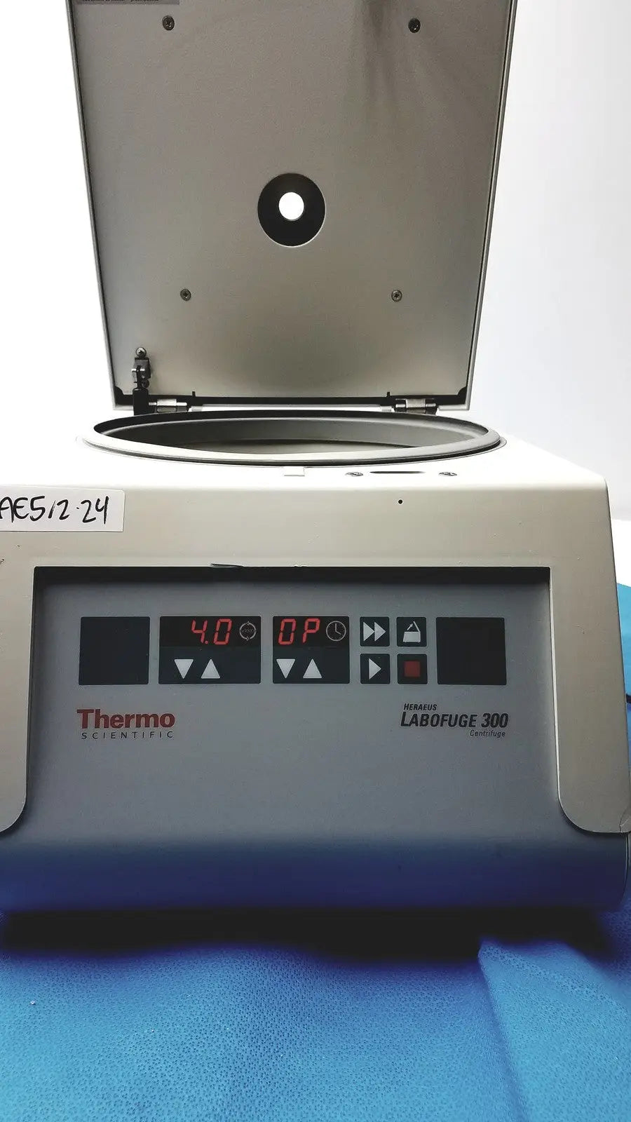 Thermo Fisher Heraeus Labofuge 300 Laboratory Centrifuge