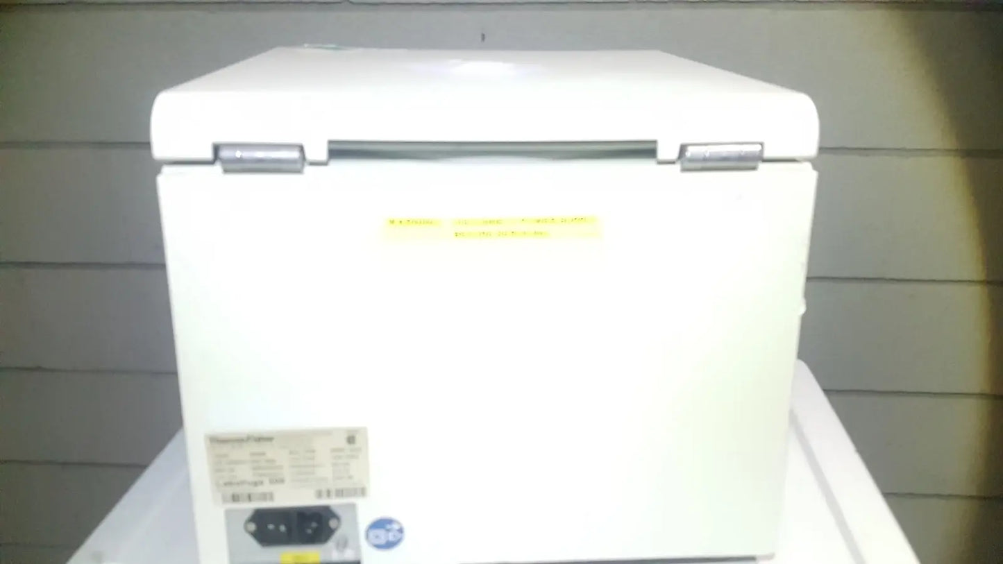Thermo Fisher Scientific Heraeus Labofuge 300 Centrifuge - Laboratory