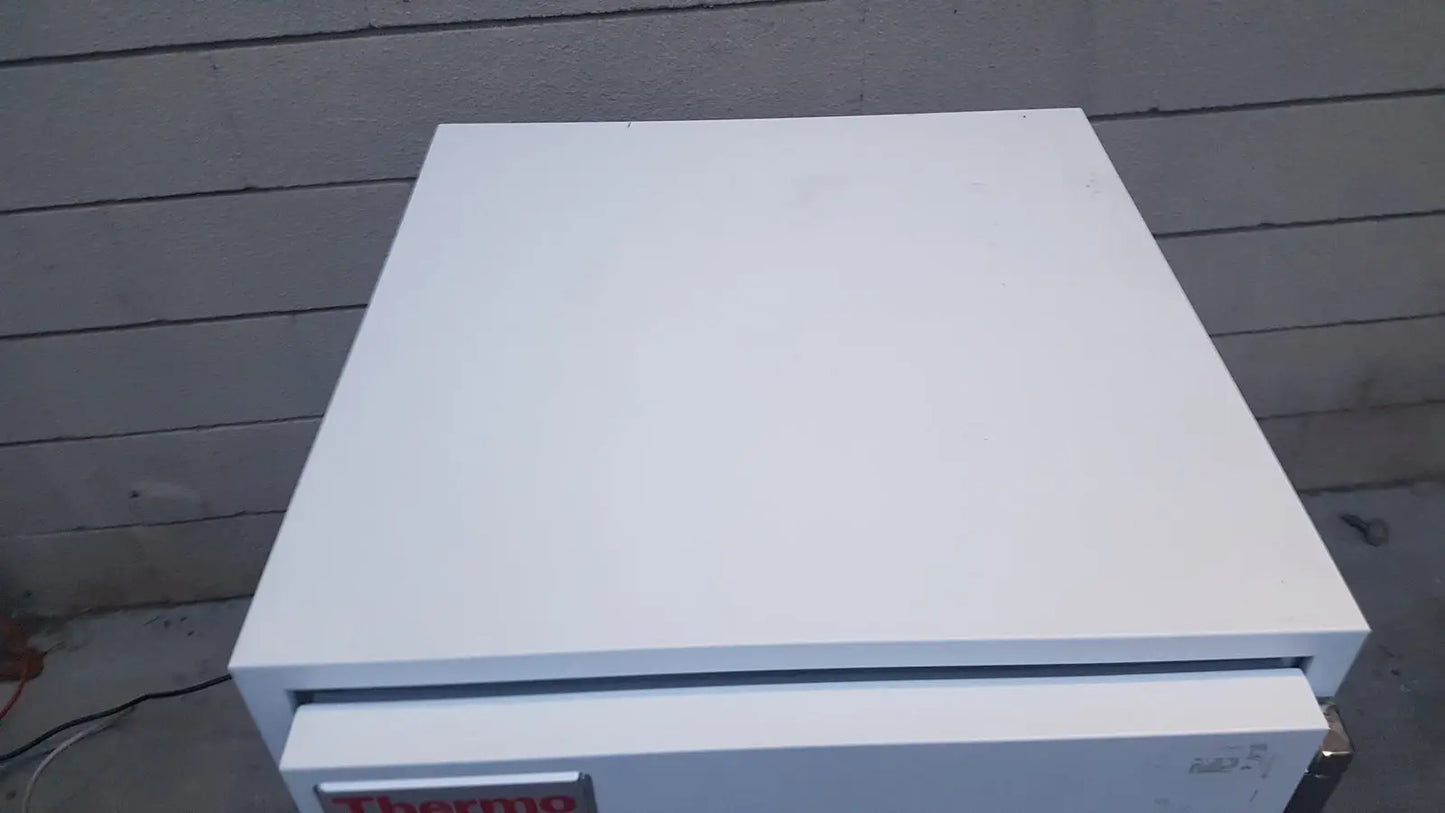 Thermo fisher Scientific MR05 Series Undercounter Lab Refrigerator - Laboratory