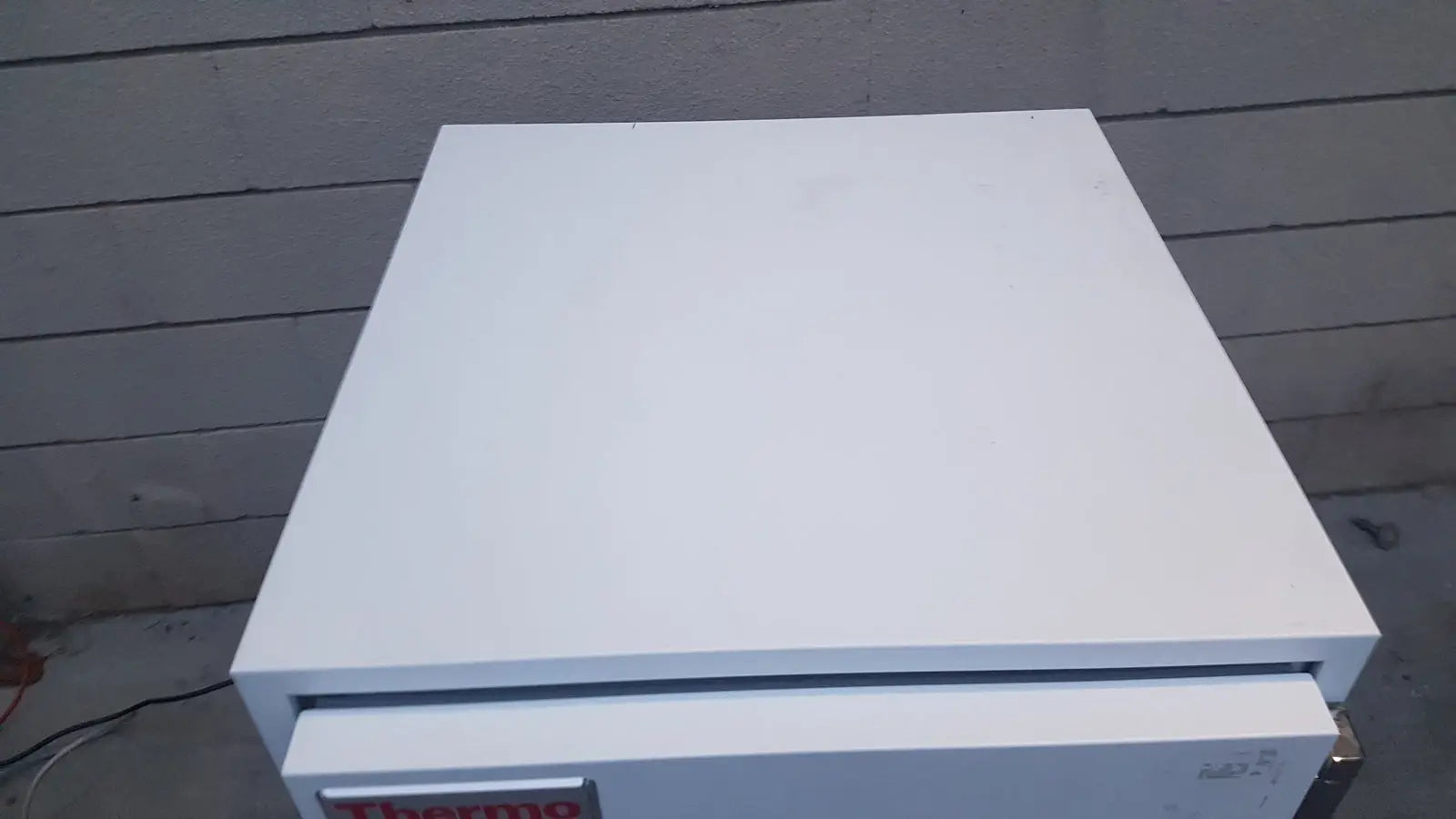 Thermo fisher Scientific MR05 Series Undercounter Lab Refrigerator - Laboratory