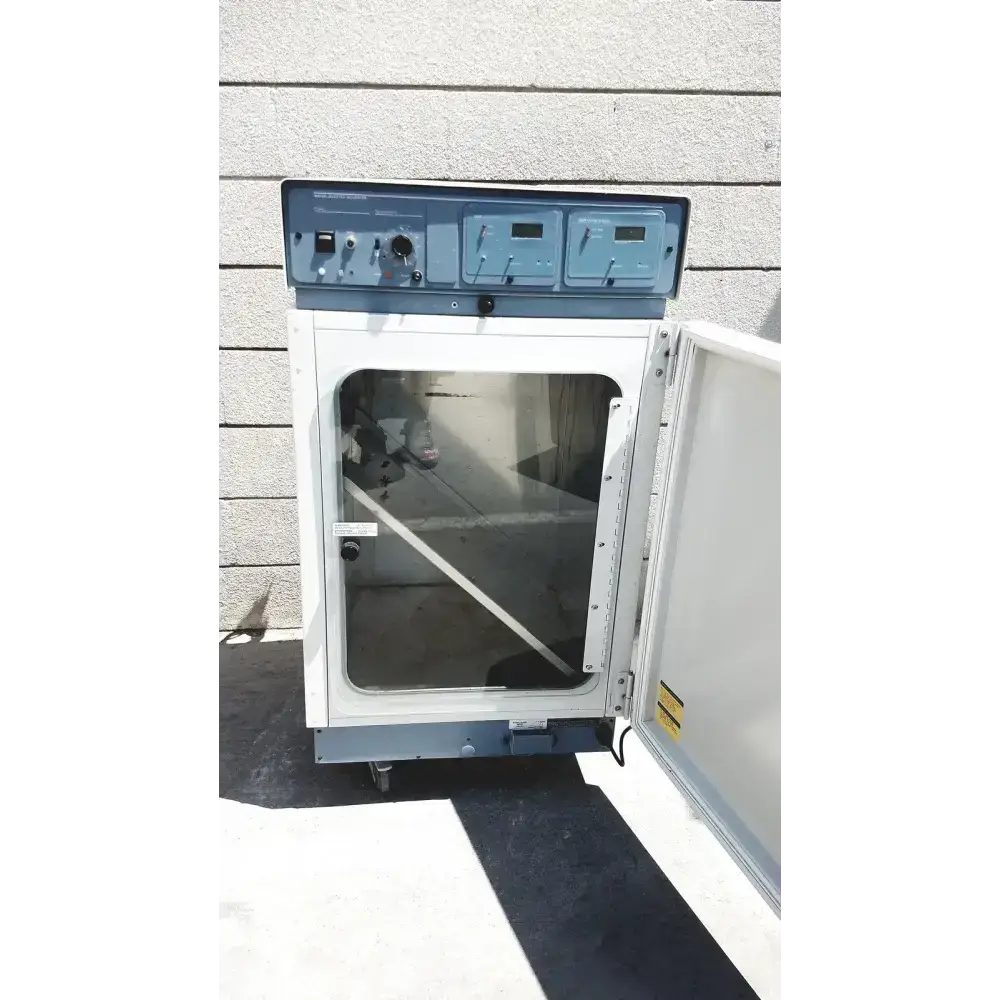 Thermo Forma 3110 Water-Jacketed Laboratory Incubator