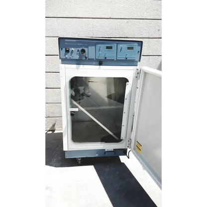 Thermo Forma 3110 Water-Jacketed Laboratory Incubator