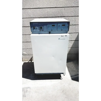Thermo Forma 3110 Water-Jacketed Laboratory Incubator