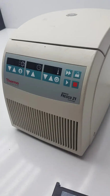 Thermo Scientific Heraeus Fresco 21 Refrigerated Centriifuge Microcentriifuge - Microcentrifuge