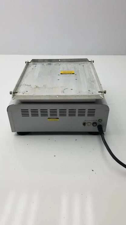 Silver metallic thermo scientific maxq 2500 orbital reciprocating shaker with flat heating surface and ventilation slits