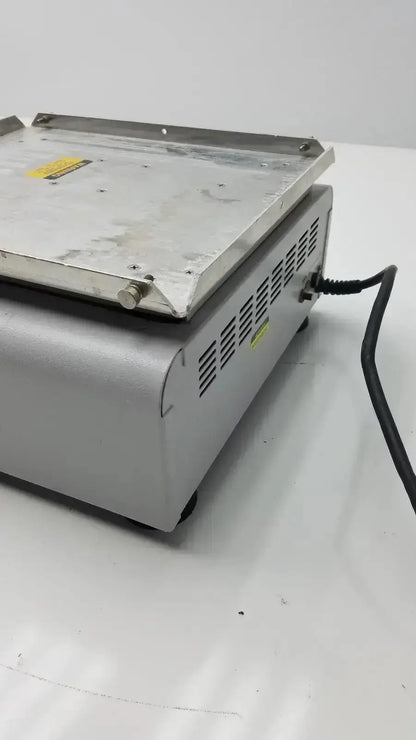 Silver stainless steel electric griddle with flat surface and side ventilation slots for thermo scientific maxq orbital reciprocating shaker