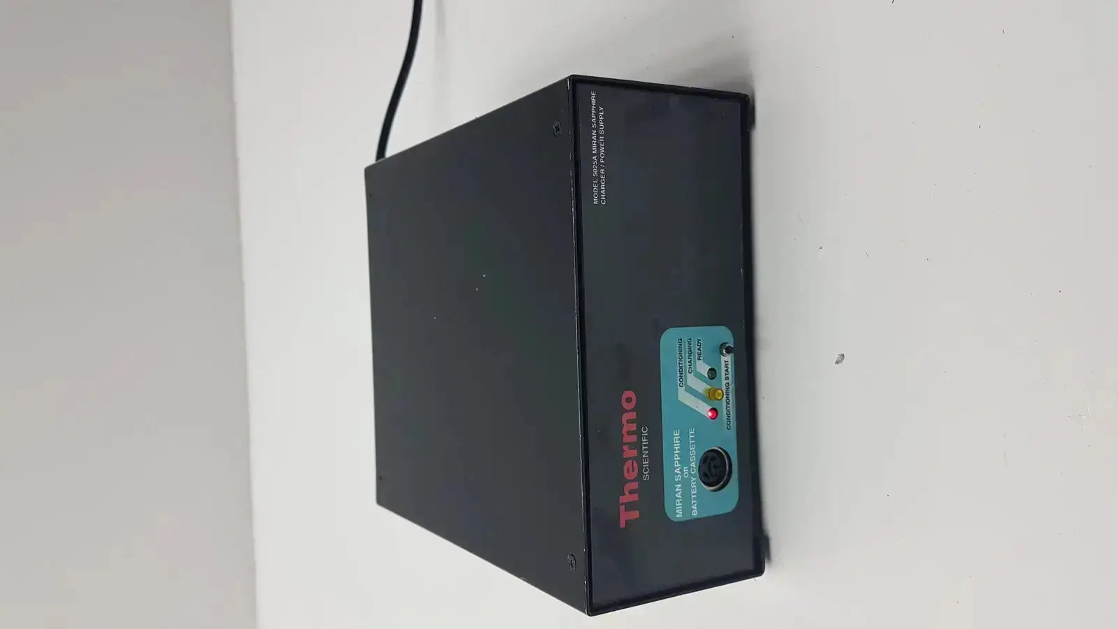 Black thermo scientific miran sapphire charger model 5025a with teal label and control panel for precise gas analysis
