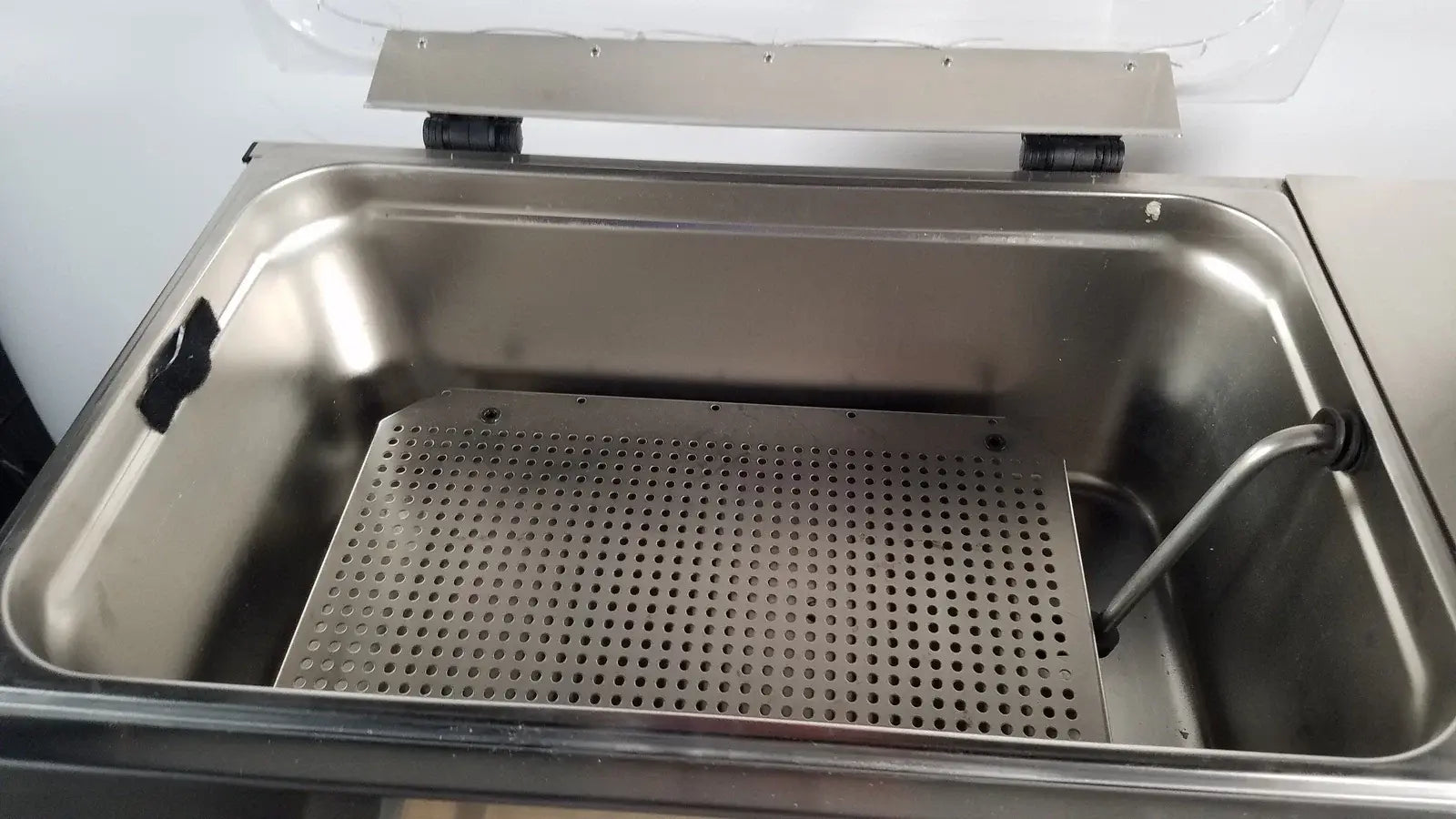 Stainless steel commercial-grade food warmer with perforated tray and clear lid for thermo scientific swb25 digital shaker water bath medical equipment