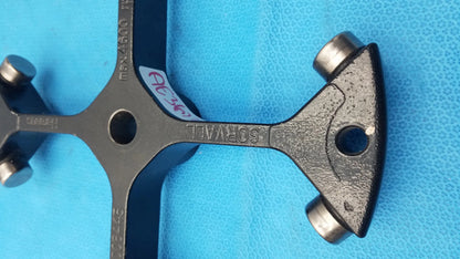 Black metal sorvall tfx 4500 thermo sorvall 75006445 heraeus swing out rotor with four cylindrical ends for reuse medical equipment