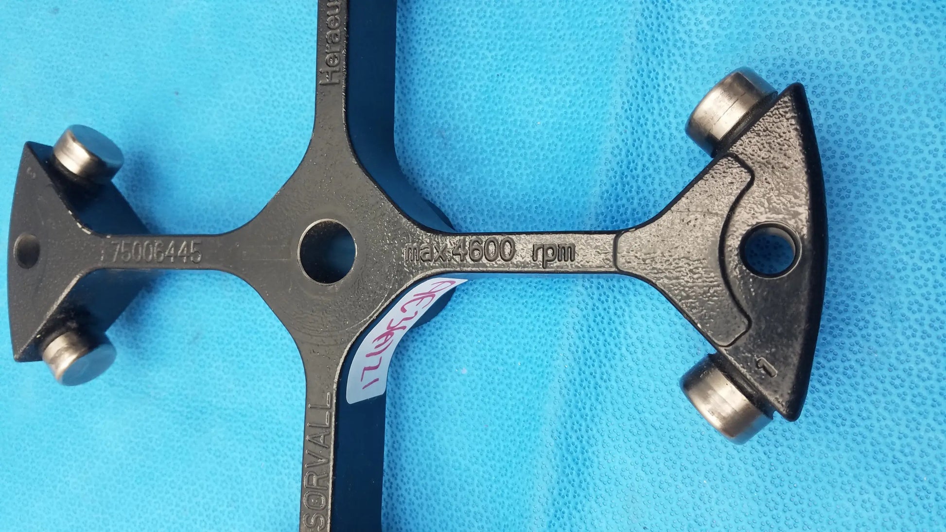 Black metal thermo sorvall 75006445 heraeus swing out rotor with silver ball bearings and max 4600 rpm for reuse medical equipment