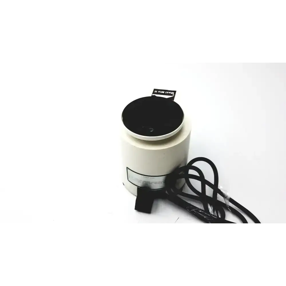 Thermolyne Maxi Mix II Type 37600 Mixer shaking - Laboratory