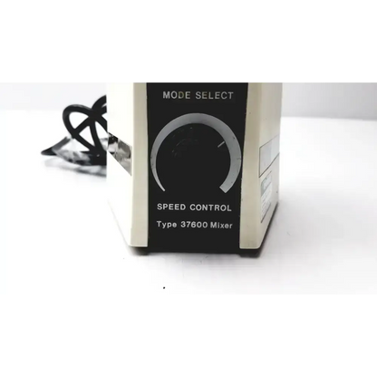 Thermolyne Maxi Mix II Type 37600 Mixer shaking - Laboratory