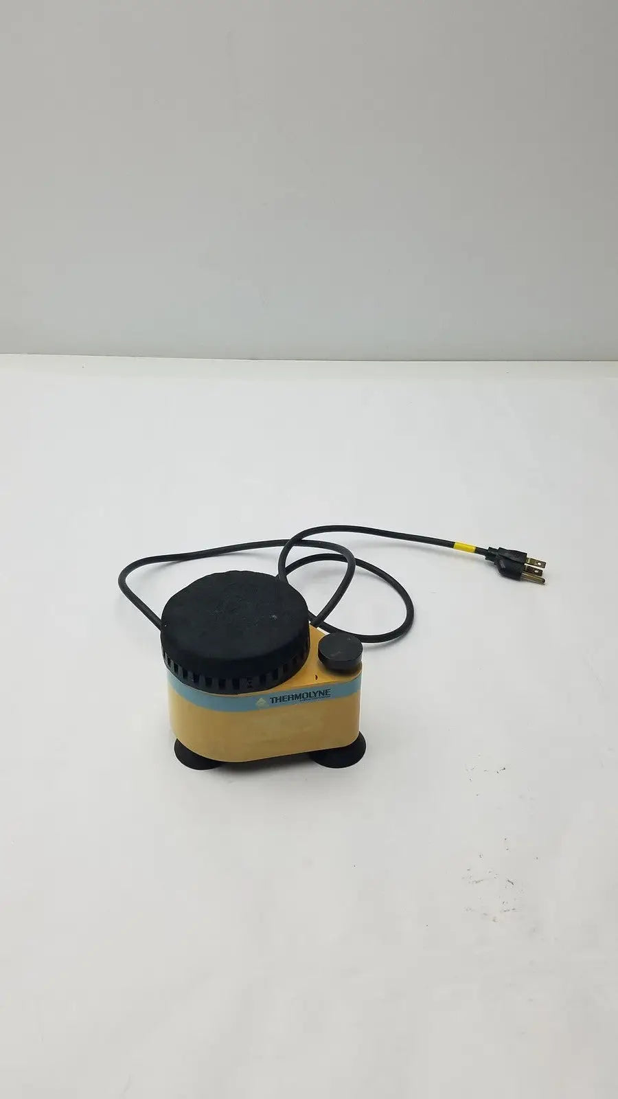 Thermolyne Maxi Mix Mixer Model M-16715 Series 241 120VAC 0.5A - Vortex