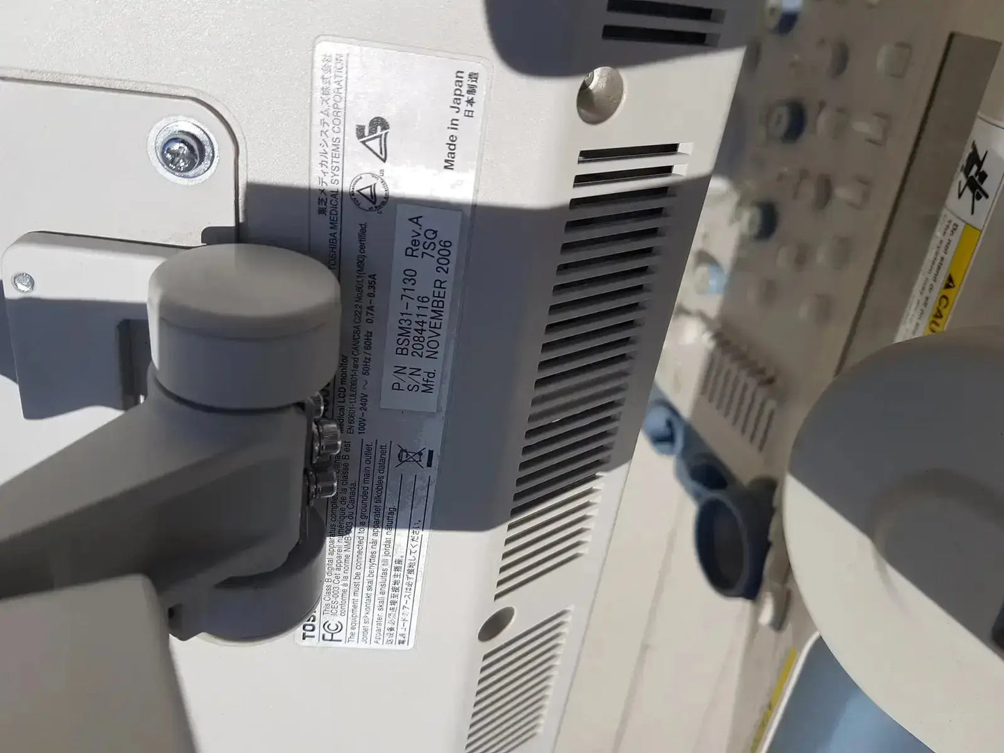Gray plastic diagnostic ultrasound machine toshiba xario xg ssa-660a with model number ssx-7130 made in japan