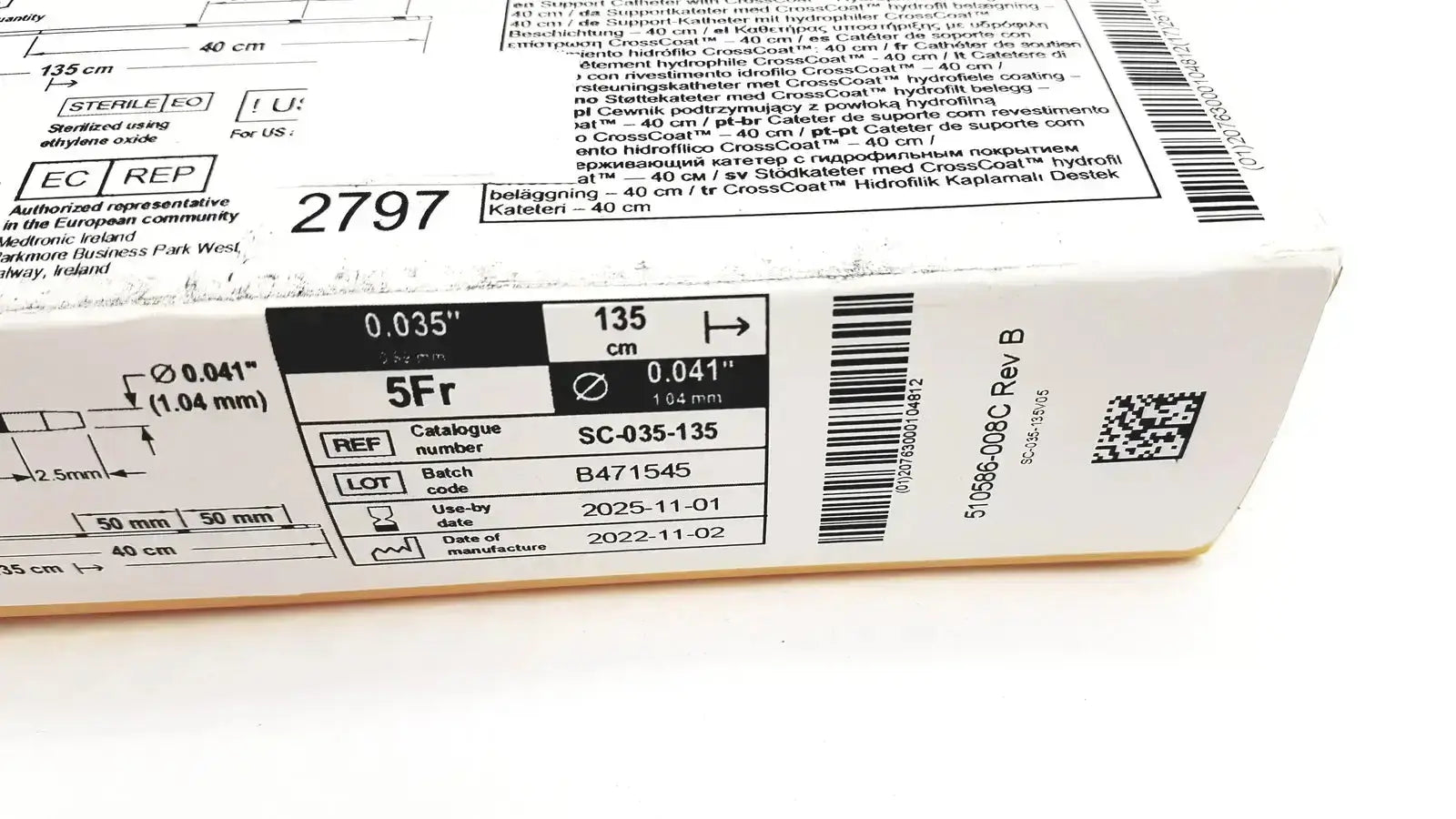 White cardboard box of trailblazer support catheter 5fr ev3 ref sc-035-135 with barcode and medical specifications visible