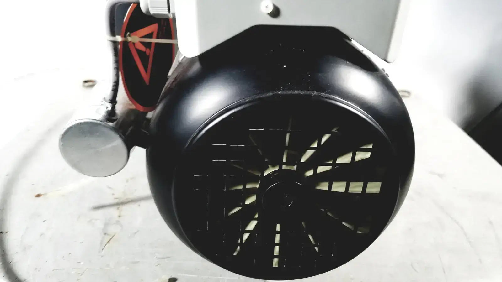 Trivac Leybold D16B Rotary Vane Vacuum Pump