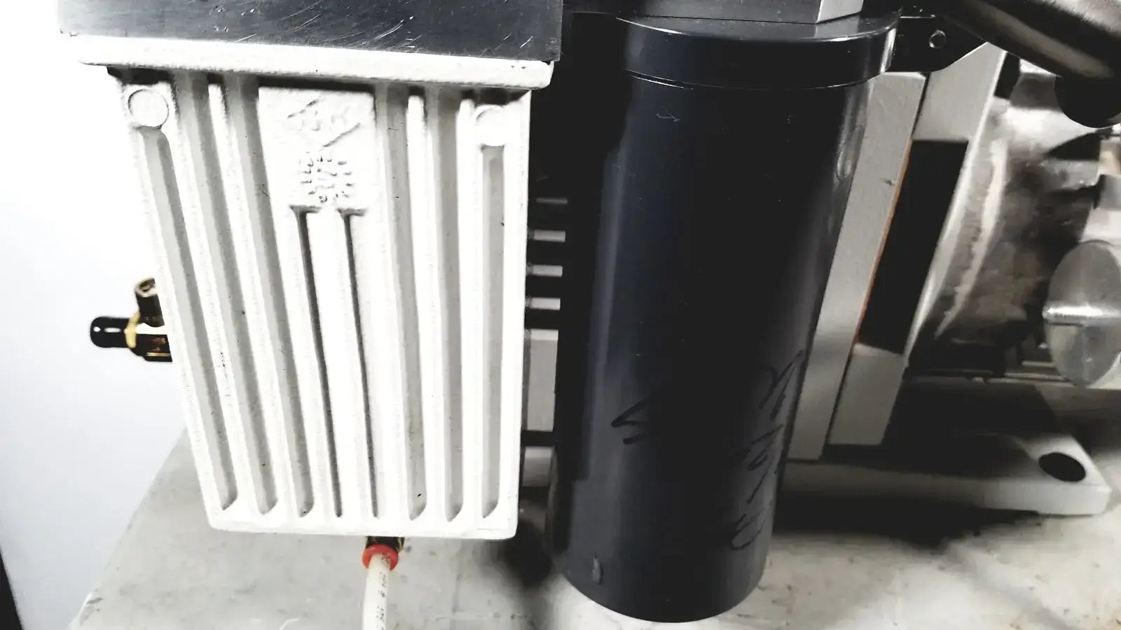 Trivac Leybold D16B Rotary Vane Vacuum Pump