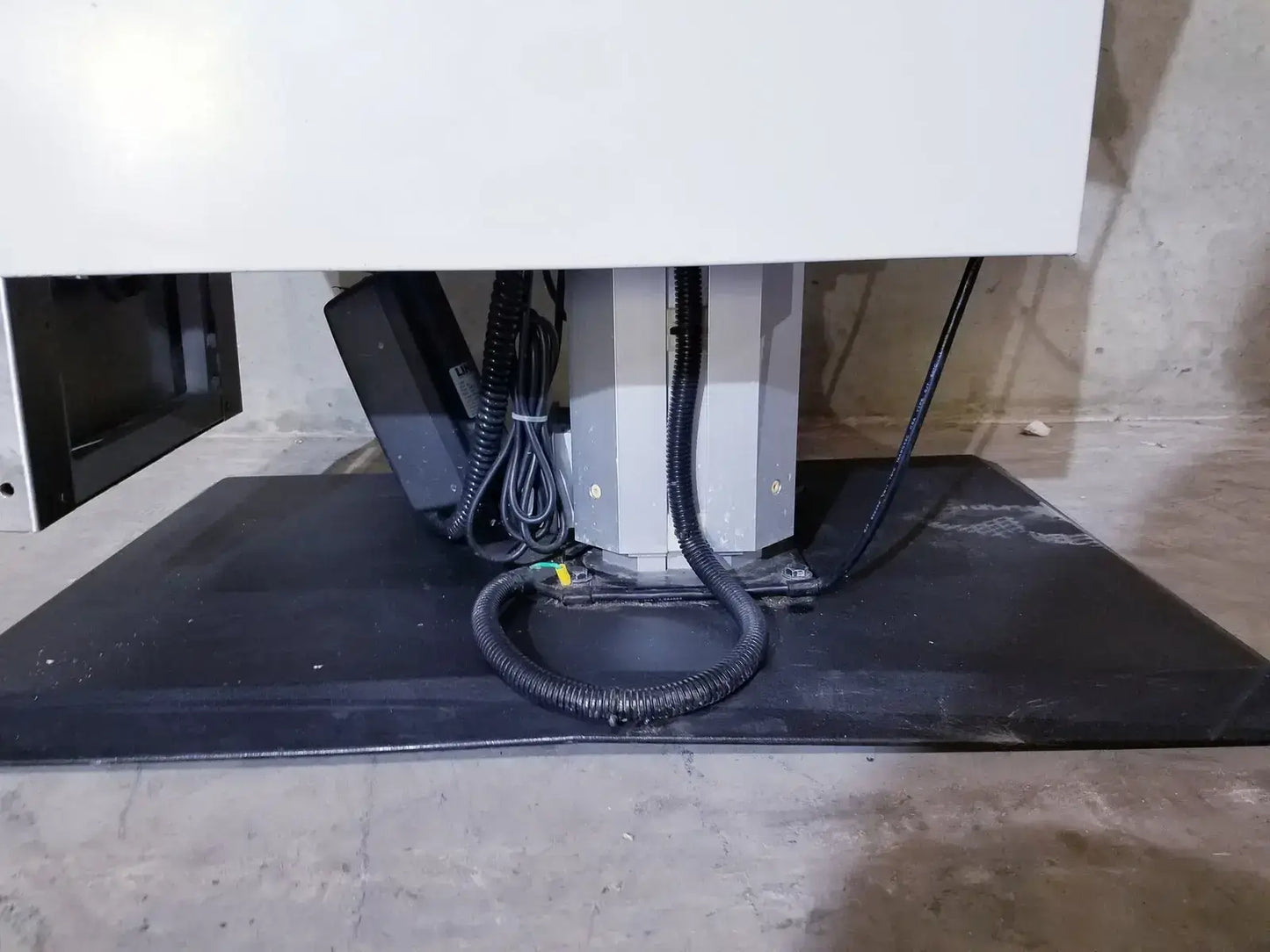 UMF 5020 Economy Power Procedure Chair Hand Control