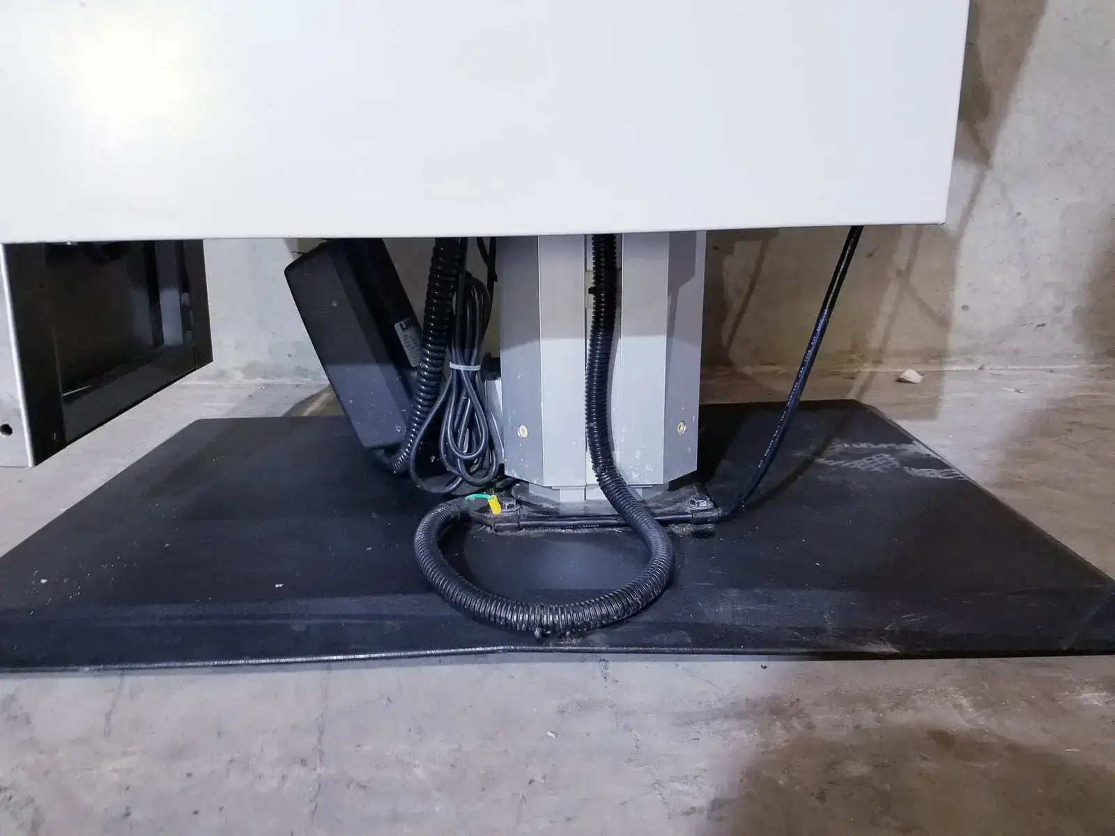 UMF 5020 Economy Power Procedure Chair Hand Control