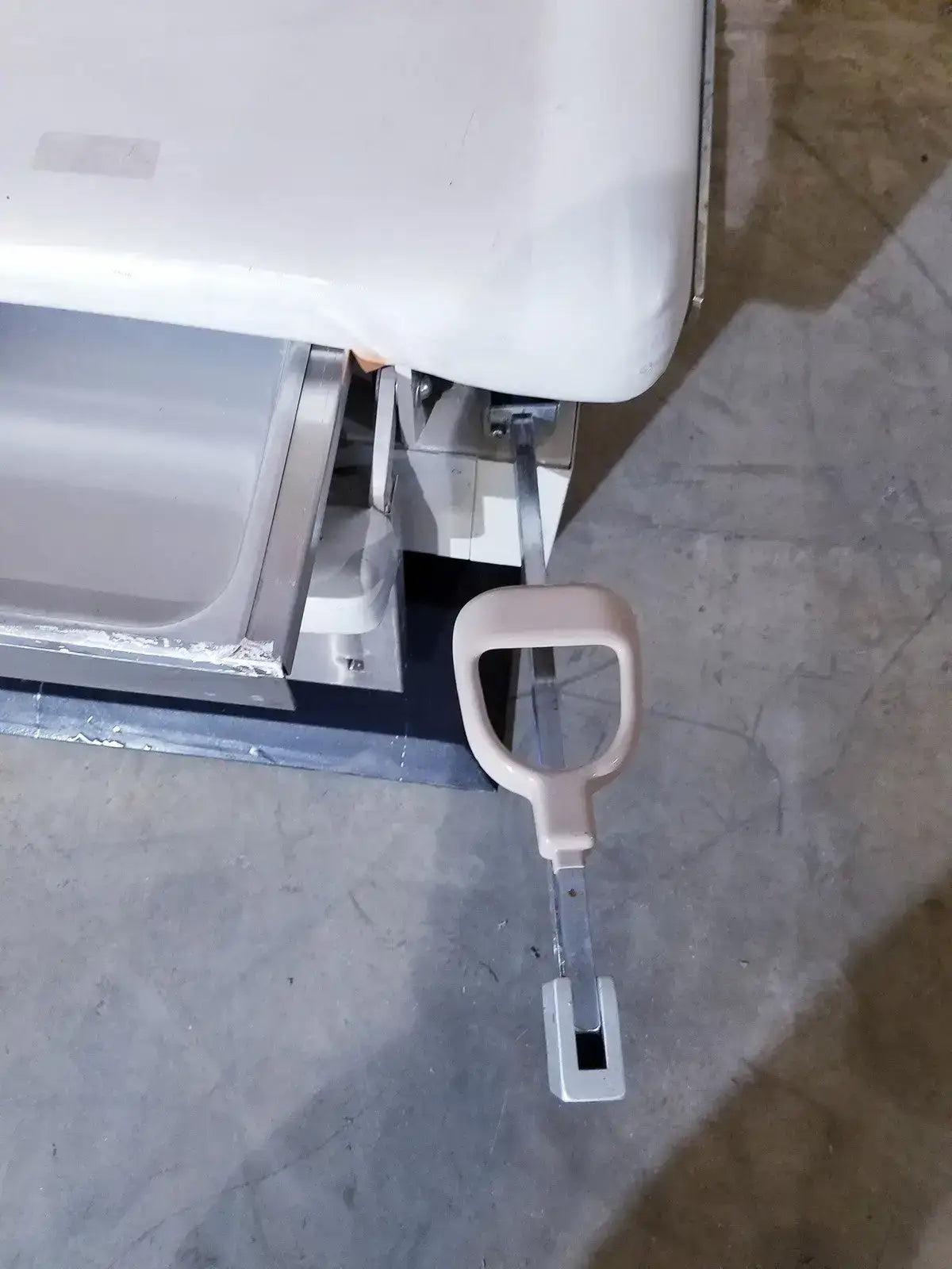 UMF 5020 Economy Power Procedure Chair Hand Control