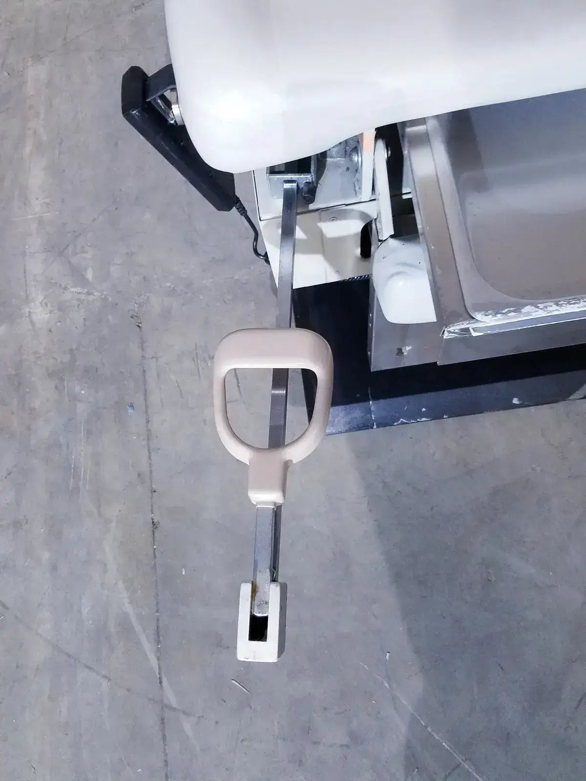 UMF 5020 Economy Power Procedure Chair Hand Control