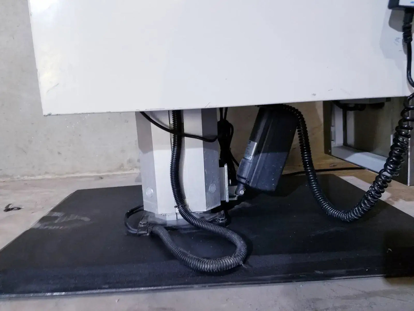UMF 5020 Economy Power Procedure Chair Hand Control