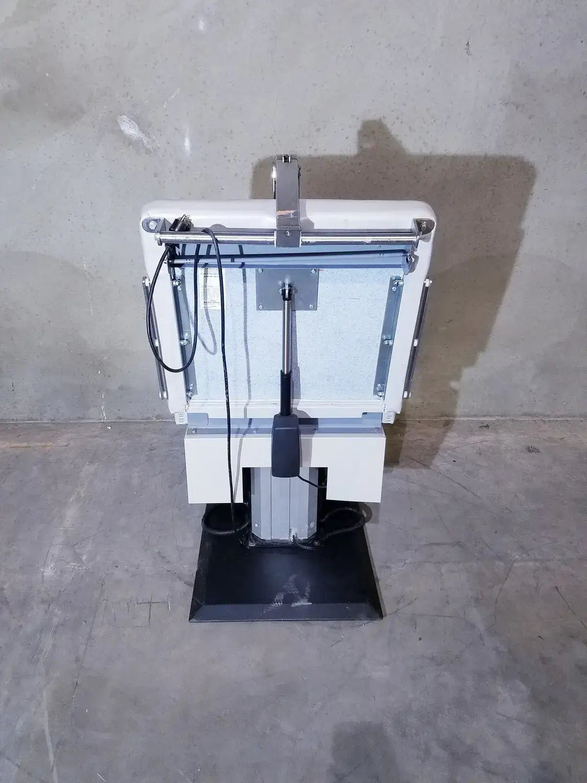 UMF 5020 Economy Power Procedure Chair Hand Control