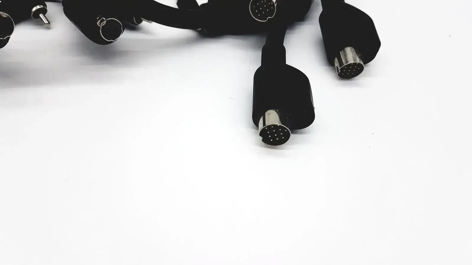 Unbranded Lot of Black Link Cables or Stereo Remote Adapter - & Adapters