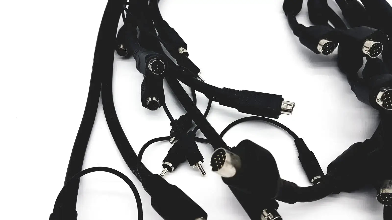 Unbranded Lot of Black Link Cables or Stereo Remote Adapter - & Adapters