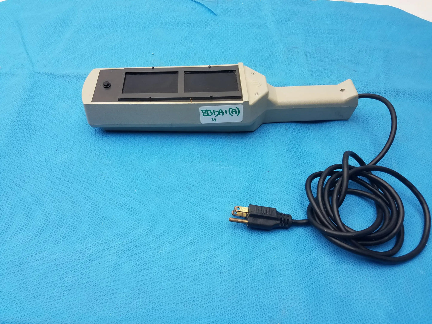 UVP UVM-57 Handheld Mineralight Lamp