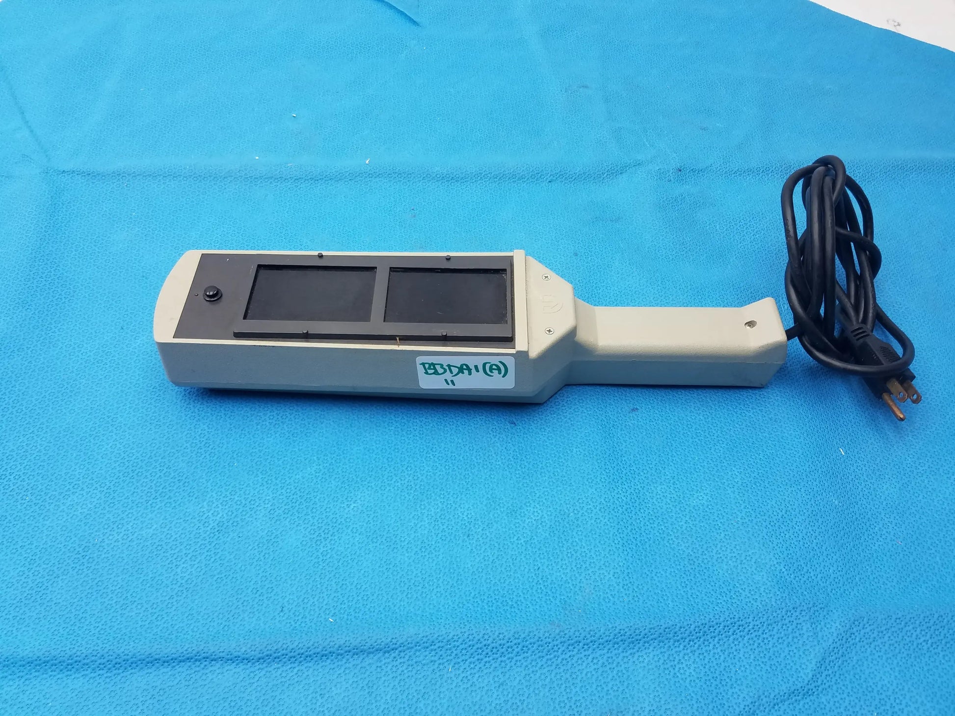 UVP UVM-57 Handheld Mineralight Lamp