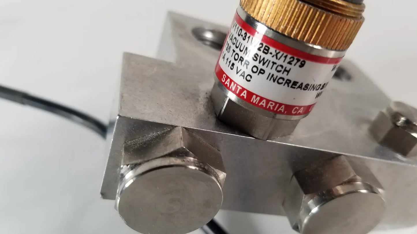 Vacuum Switch 735 Torr OP Increasing V110,31W2B-X/1279 With Base