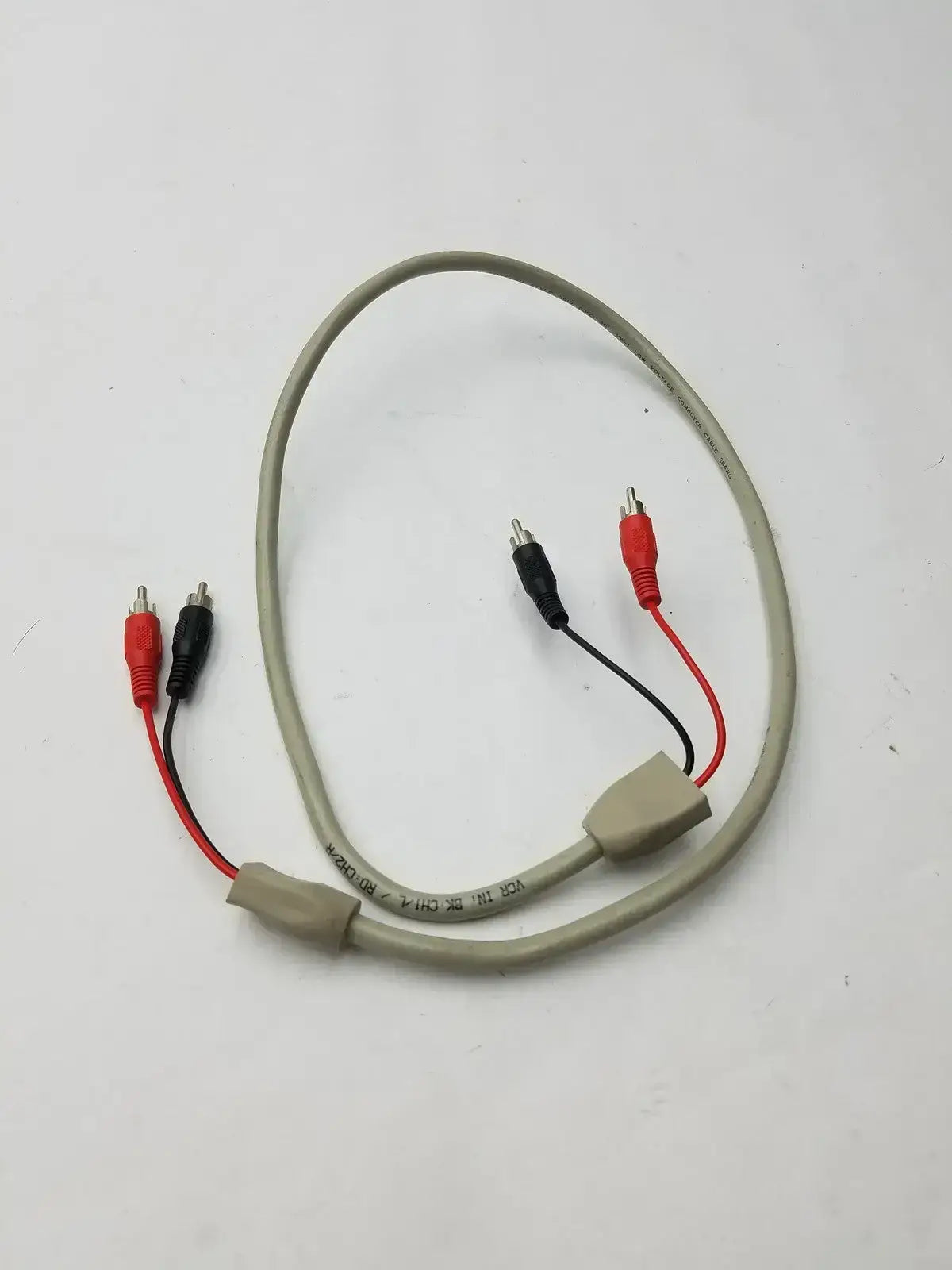 VCR BK CH1/L RD: CH2/R 2 Sided Black and Red Battery Pin Cable