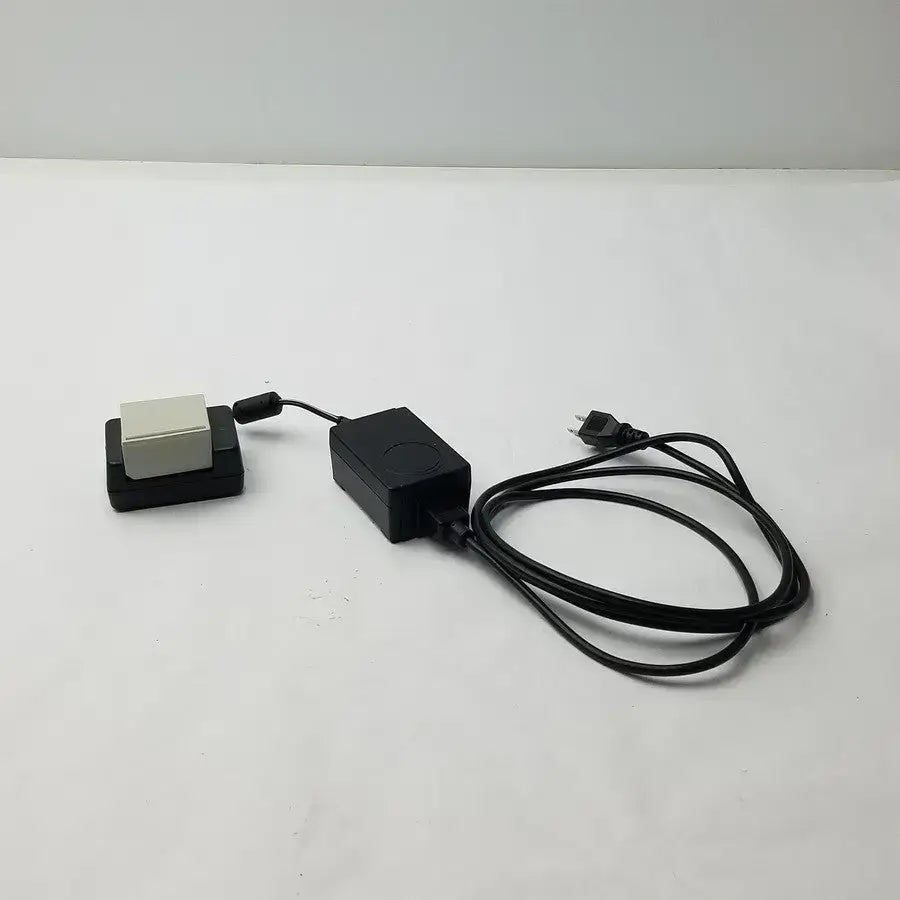 Verathon BladderScan BVI 3000 Battery 0400-0039 & Charger 0400-0036 - Medical Equipment Accessory