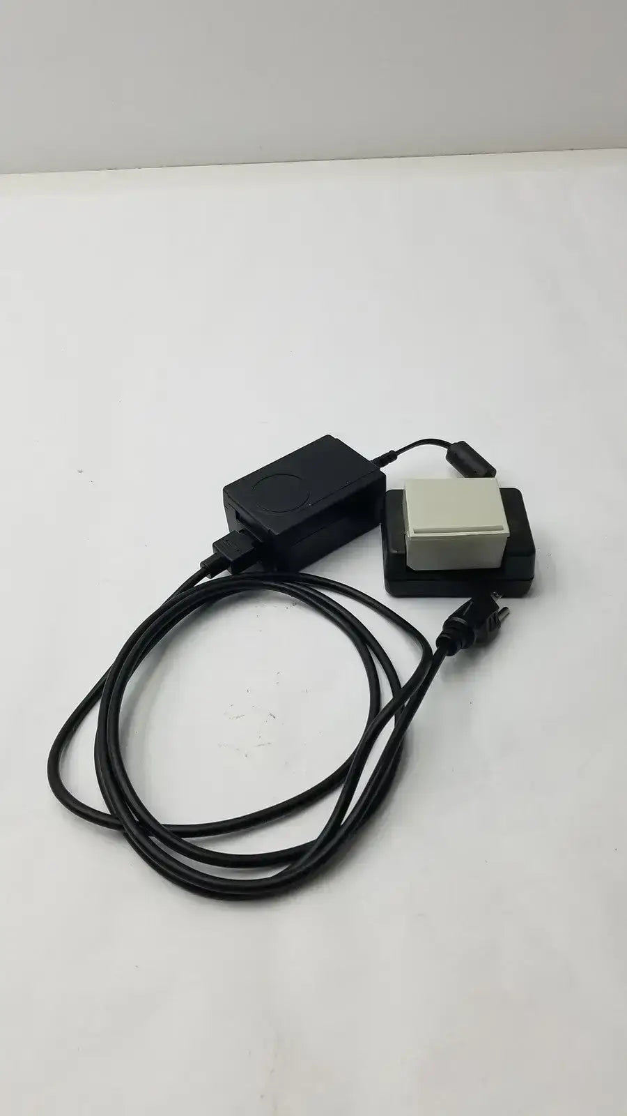 Verathon BladderScan BVI 3000 Battery 0400-0039 & Charger 0400-0036 - Medical Equipment Accessory