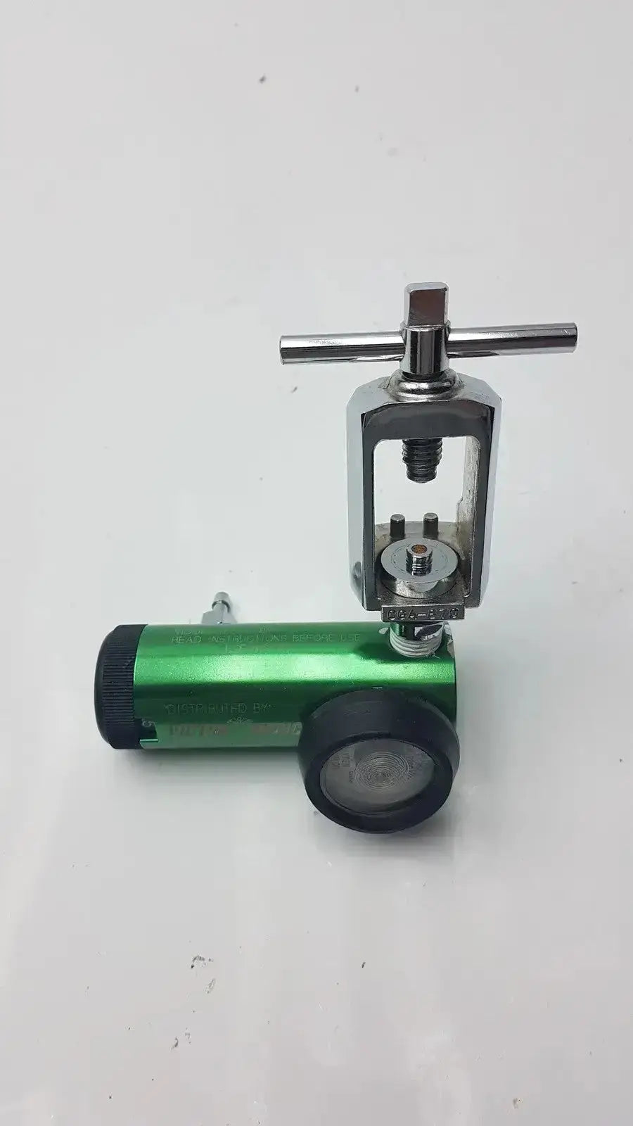 Victor medical air pressure regulator model FS II 8Y with green metallic body chrome knob and black rubberized end caps