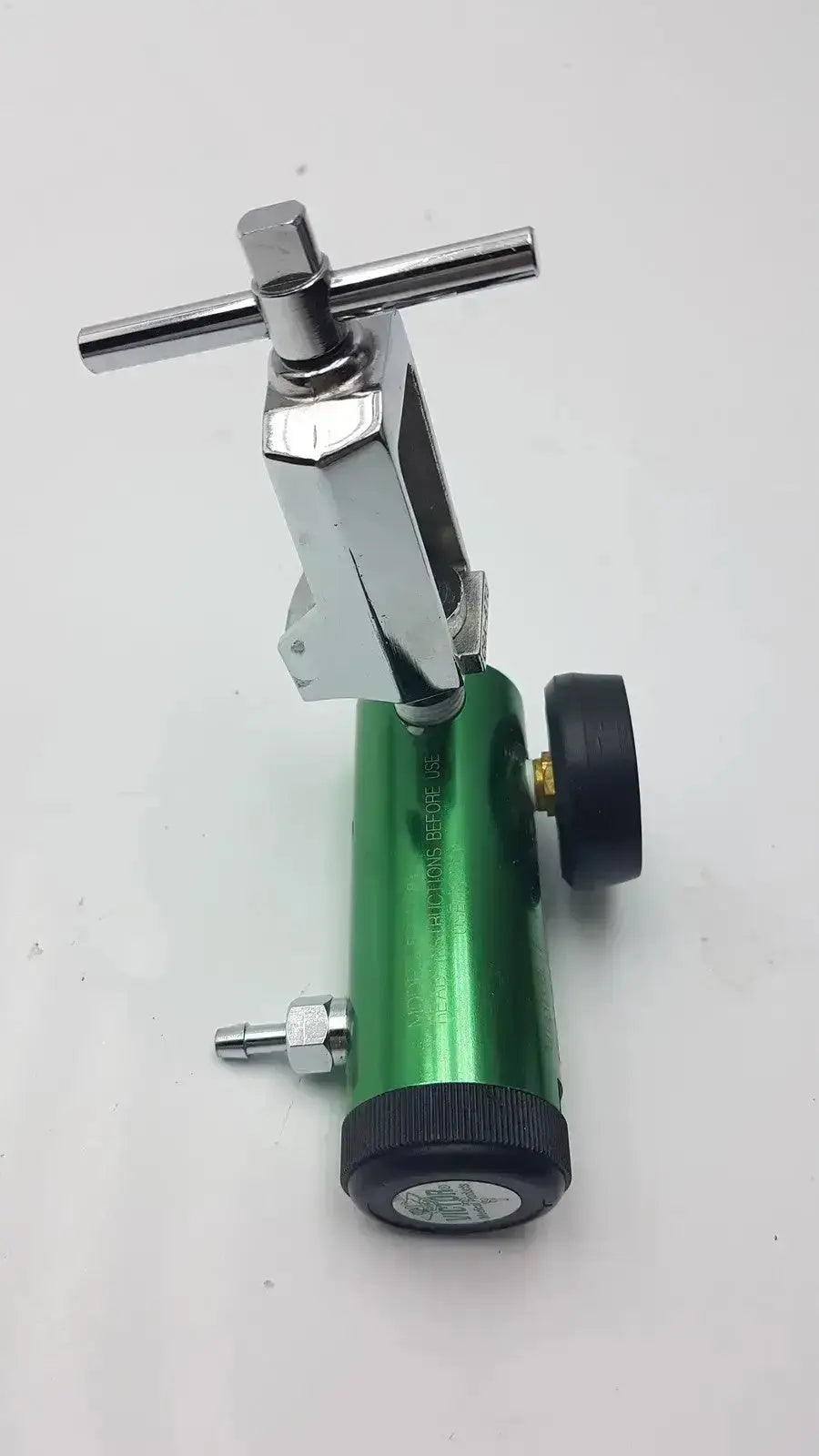 Victor medical air pressure regulator CGA 870 model FS II 8Y green with chrome t-handle and black knobs