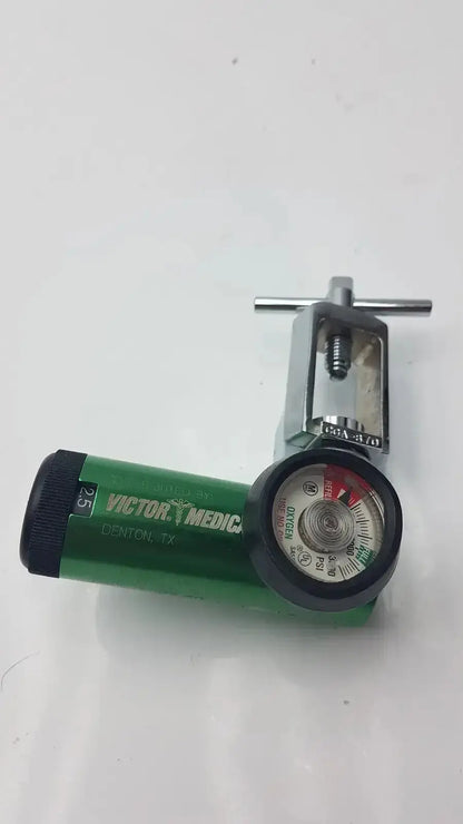 Green victor medical air pressure regulator model FS II 8Y with silver pressure gauge and adjustment knob for medical air
