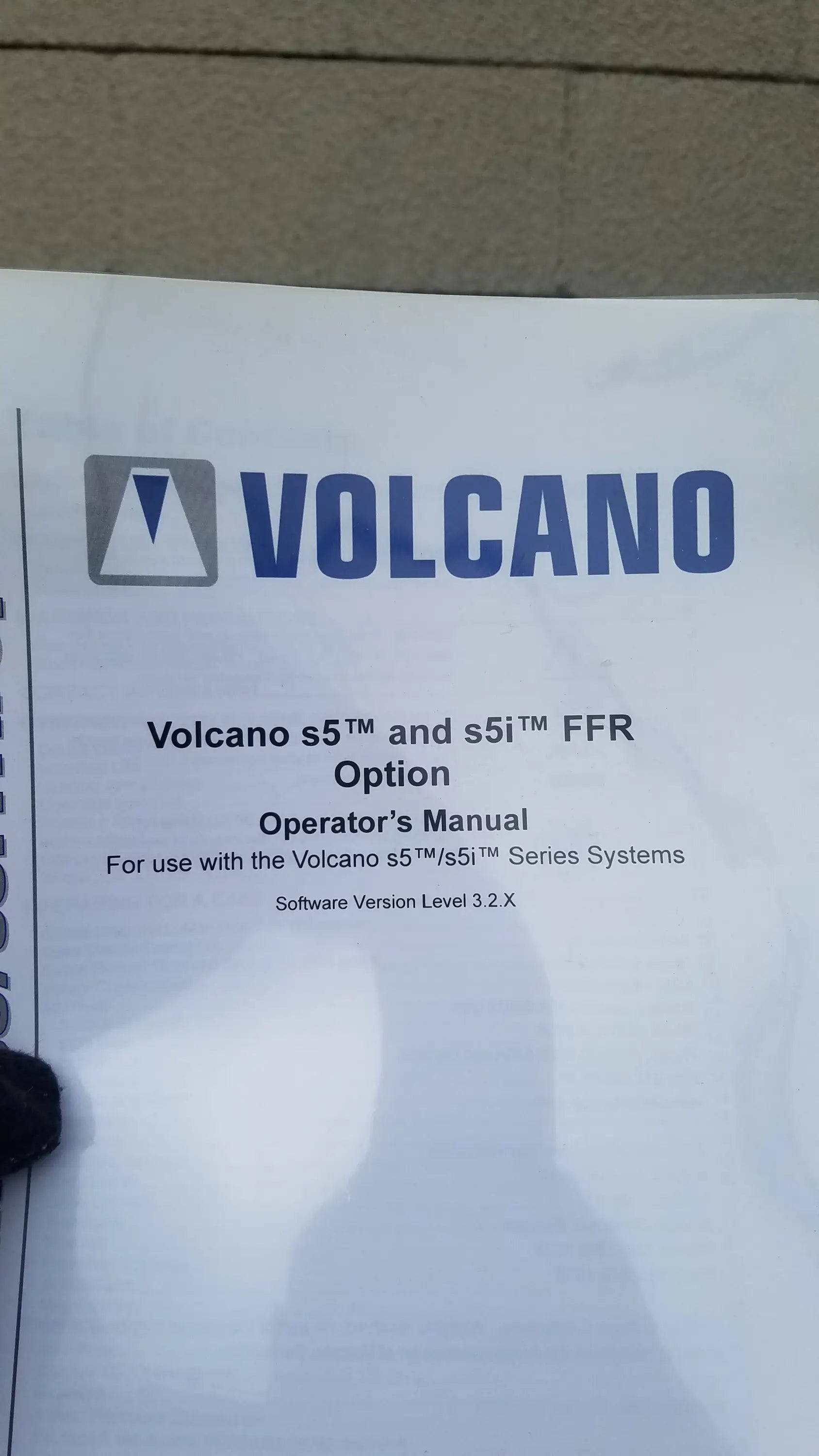 White paper manual in white for the Volcano S5 and S5i intravascular ultrasound reuse medical equipment system