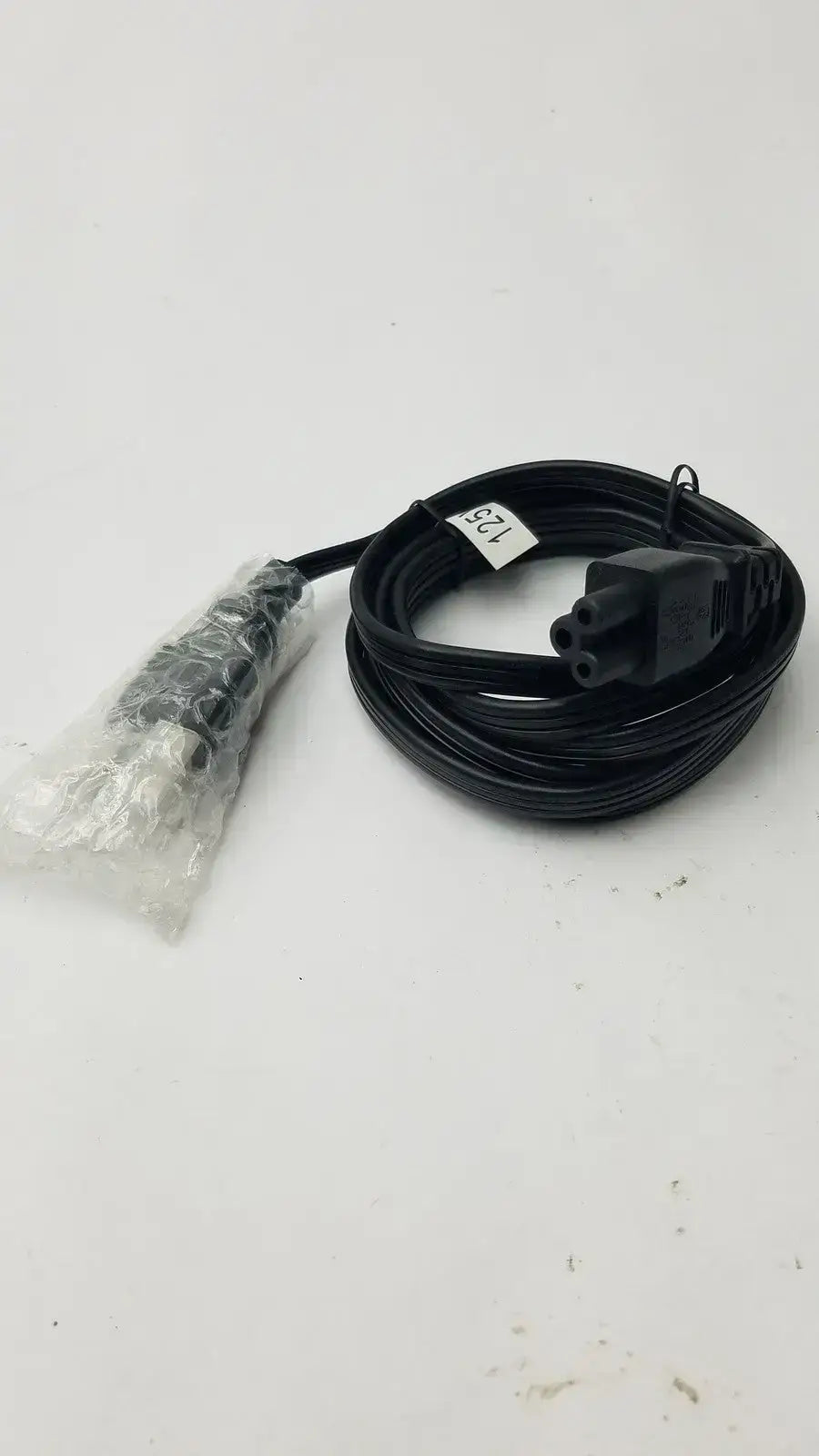 Volex Power Adpater Cord NEMA 5-15P IEC C5 25AC5 - Adapter