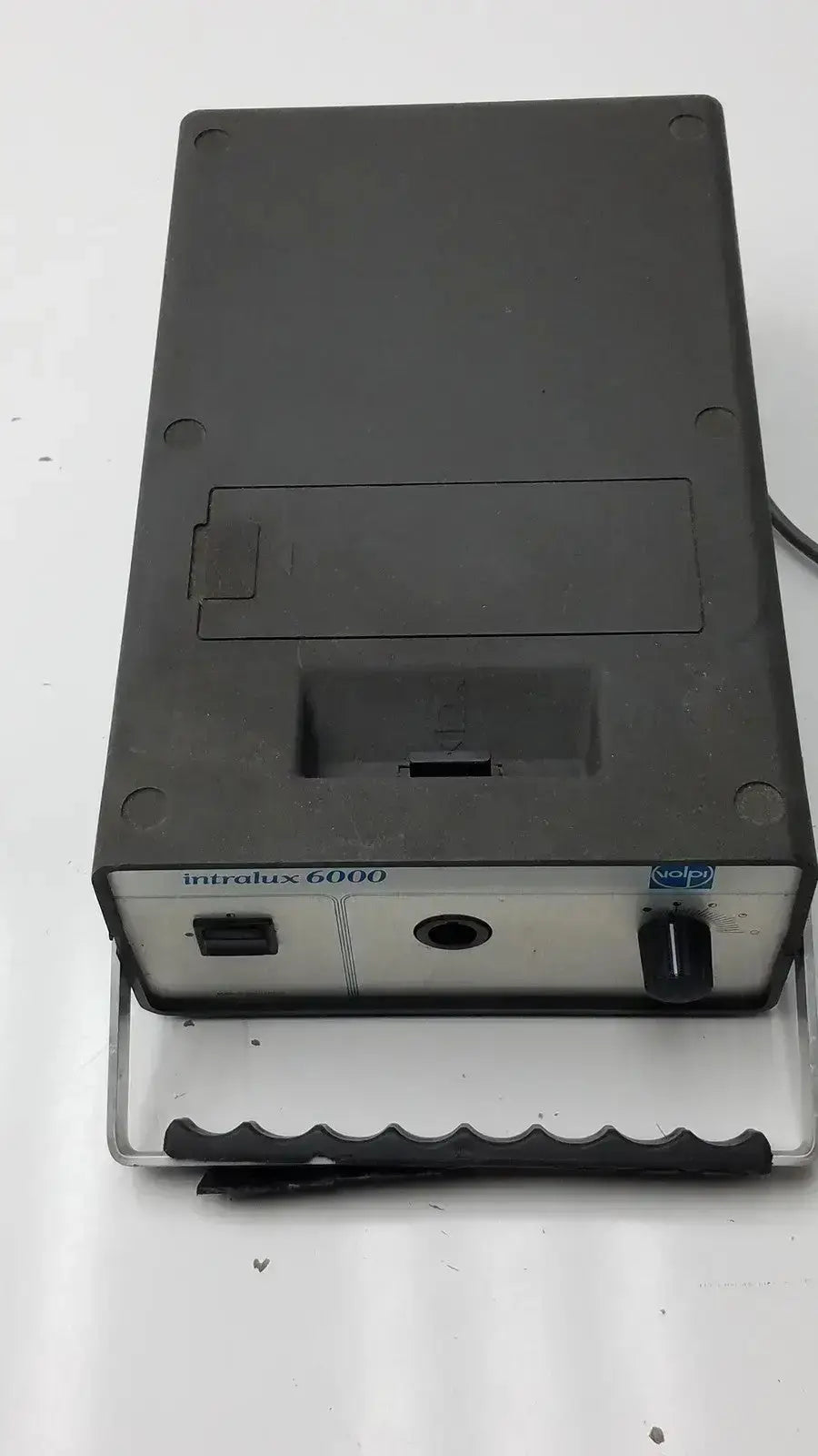 Volpi intralux 6000 light source 115v 185w black plastic device with silver front panel and black knob