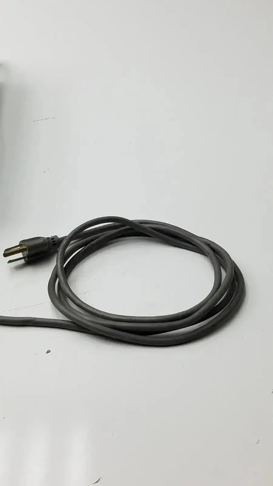 Black electrical cord with two-prong plug for volpi intralux 6000 light source 115v 185w power connection