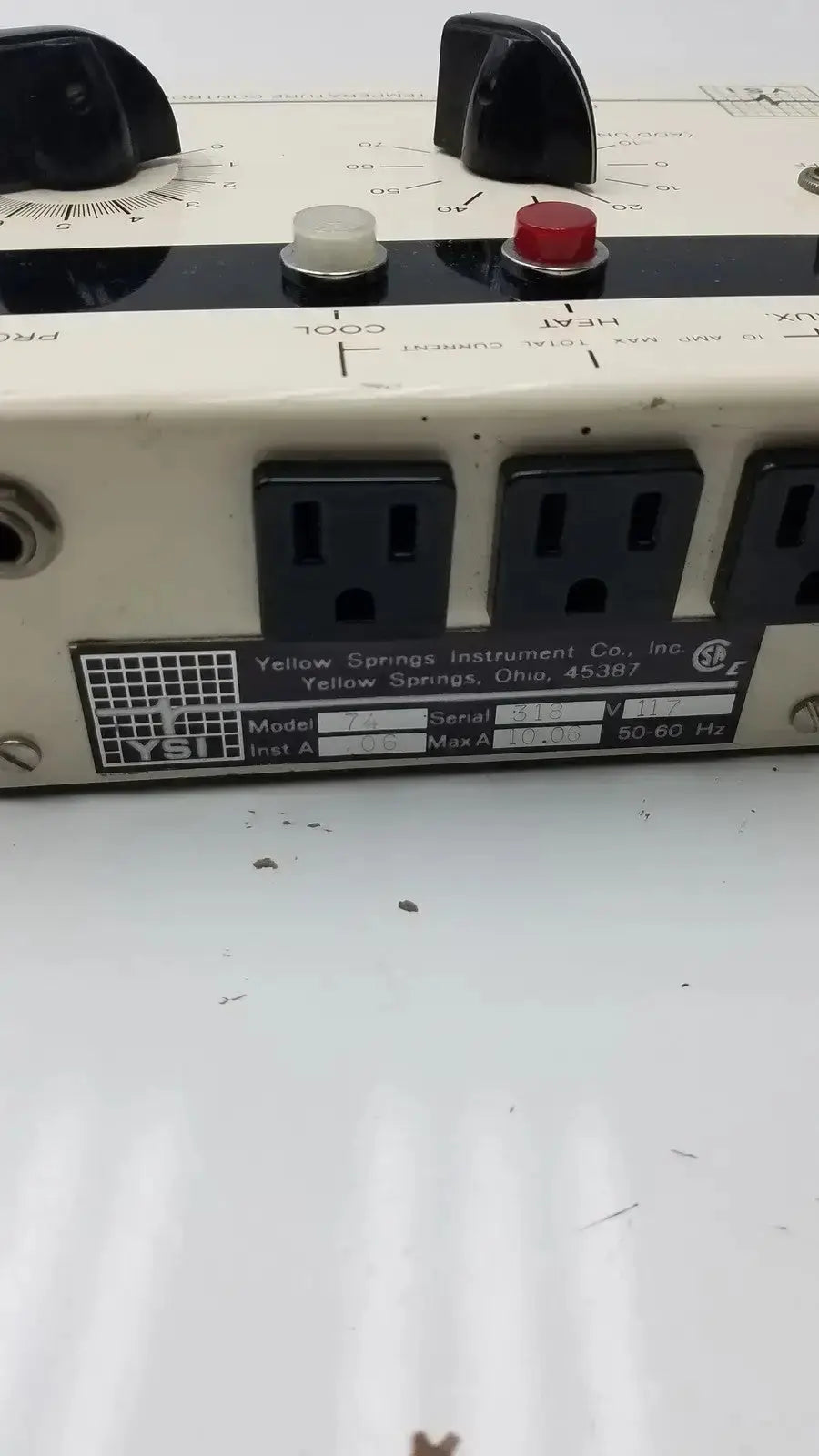 White and black Yellow Springs Instrument Co thermistemp temperature controller model 74 VSI Thermistemp 10 amps -10-70°C