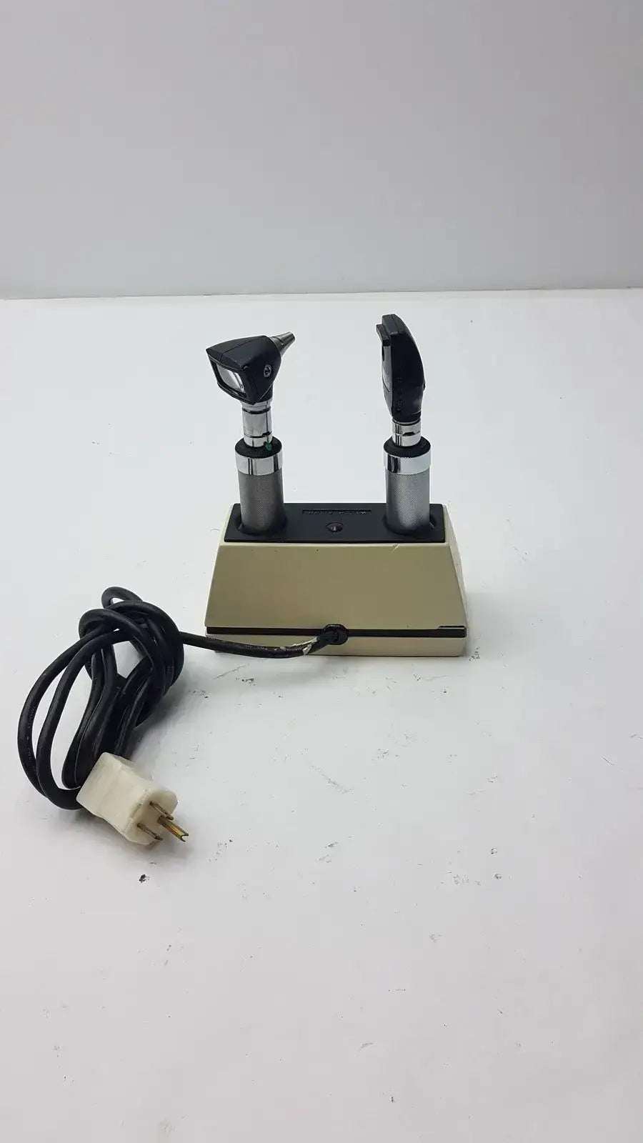 Welch Allyn 11710 Desk Charger Handles With Scope Set - Diagnostic