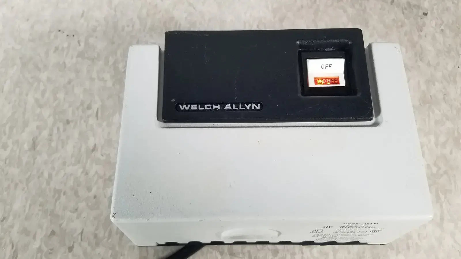 Welch Allyn 48300 Lite Box Input.34A/120V 60HZ - Light Source