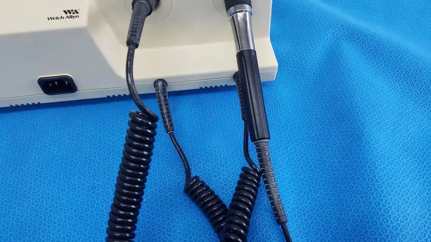 Welch Allyn 767 Series Wall Transformer with 11720 Ophthalmoscope & Otoscope