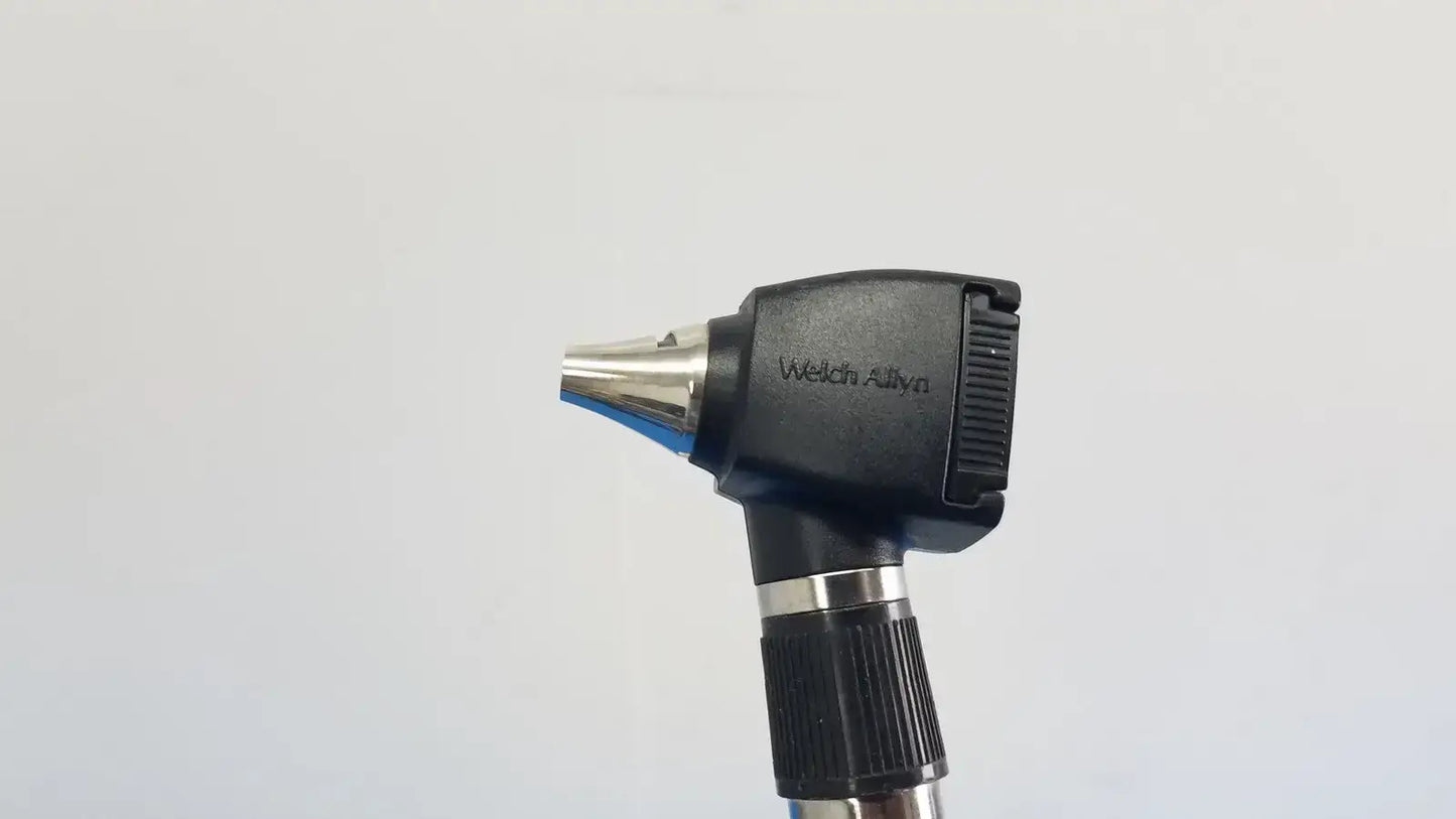 Welch Allyn 767 Series Wall Transformer with 11720 Ophthalmoscope & Otoscope
